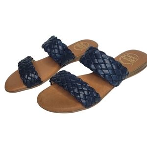 Andre Assous Women's Naria Featherweight Flat Sandal Size 7